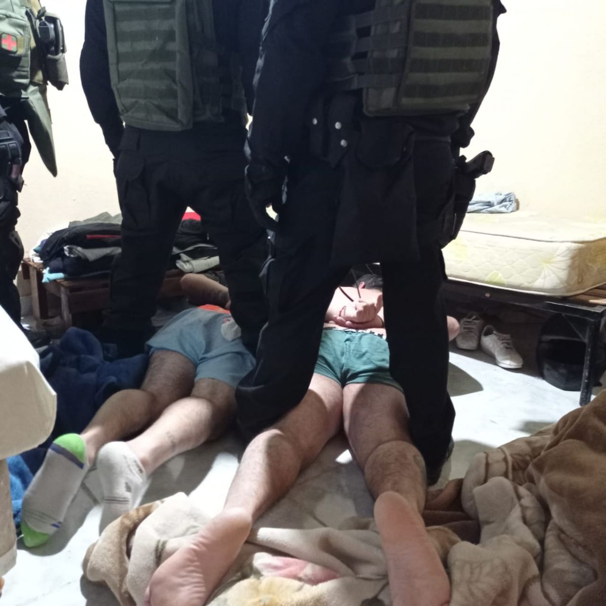 Detenidos en allanamiento por robo. 